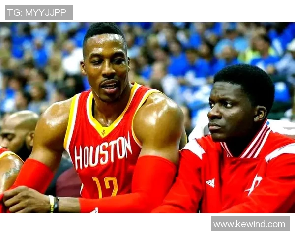 克林特卡佩拉的篮球之路与未来展望：从新秀到全明星的蜕变历程