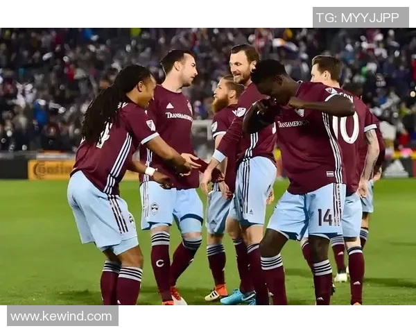 雪天足球比赛直播精彩瞬间回顾与分析视频分享